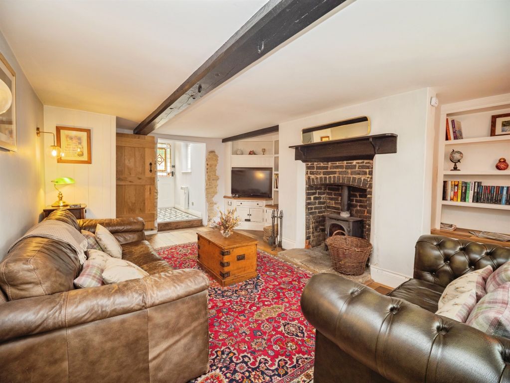 Property photo 2 of 33