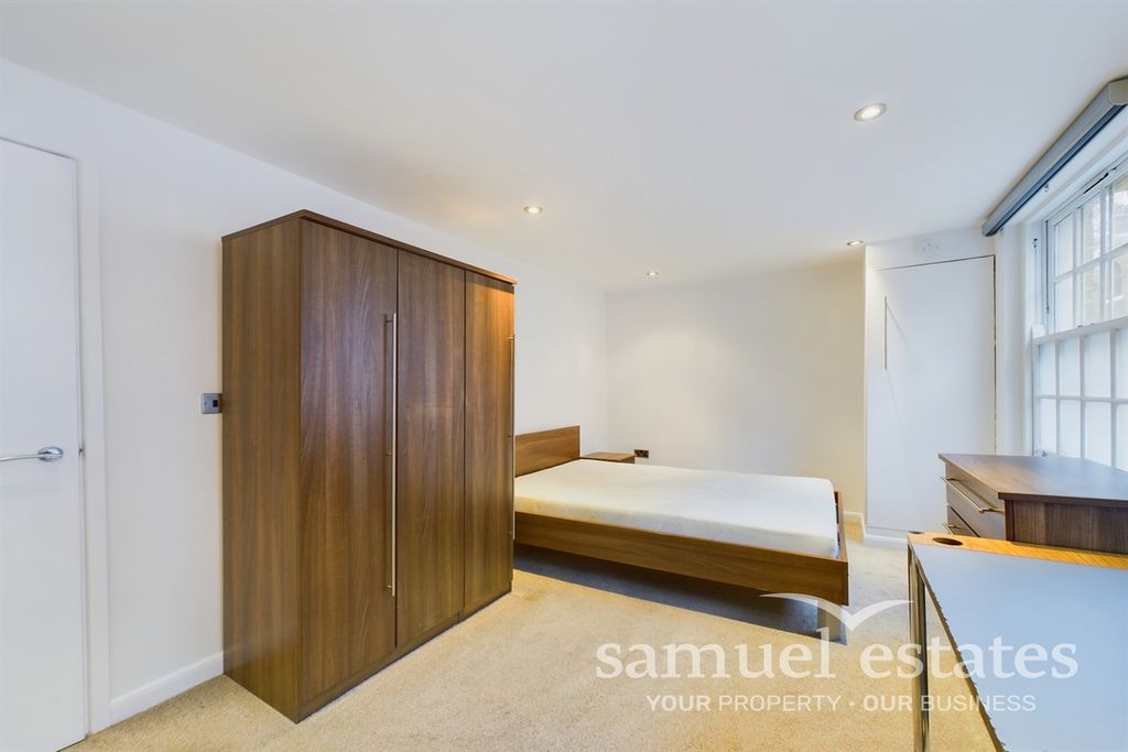 Property photo 3 of 10 Bedroom One