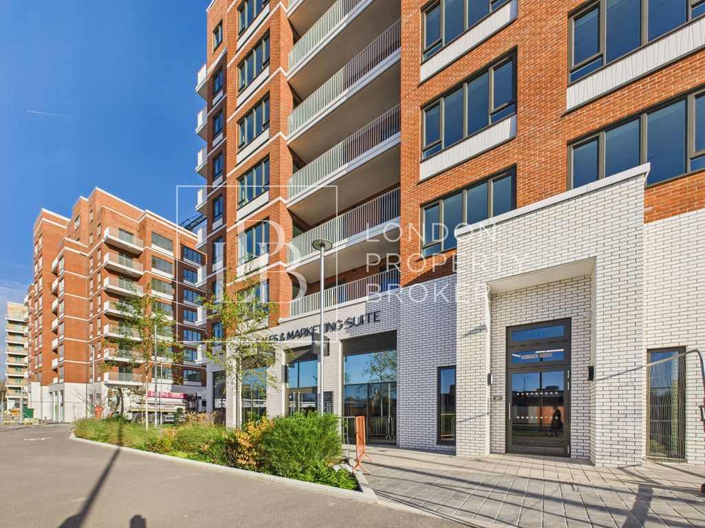 Property photo 2 of 12