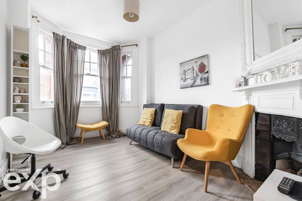 Property photo 3 of 12