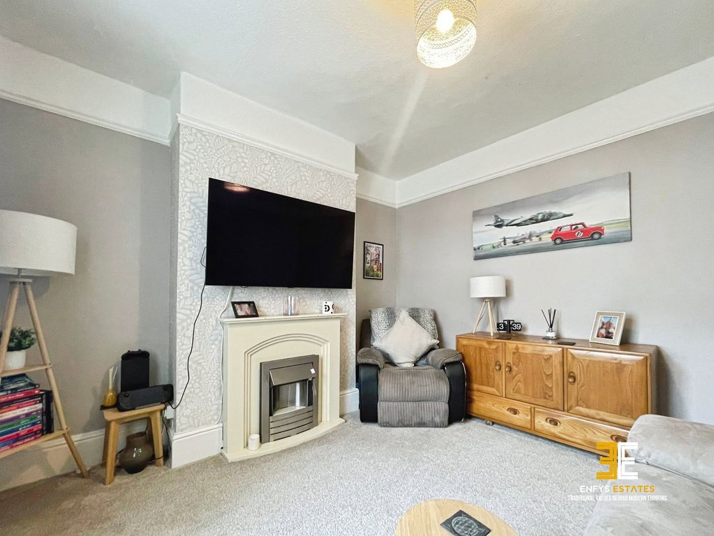 Property photo 3 of 35