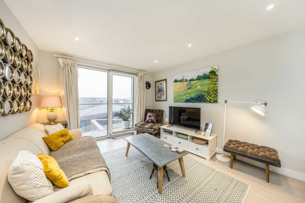 Property photo 2 of 8