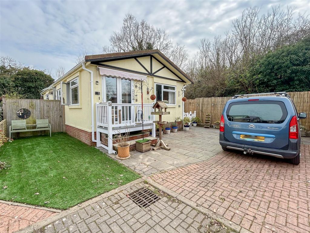 Property photo 1 of 22 Outside Front