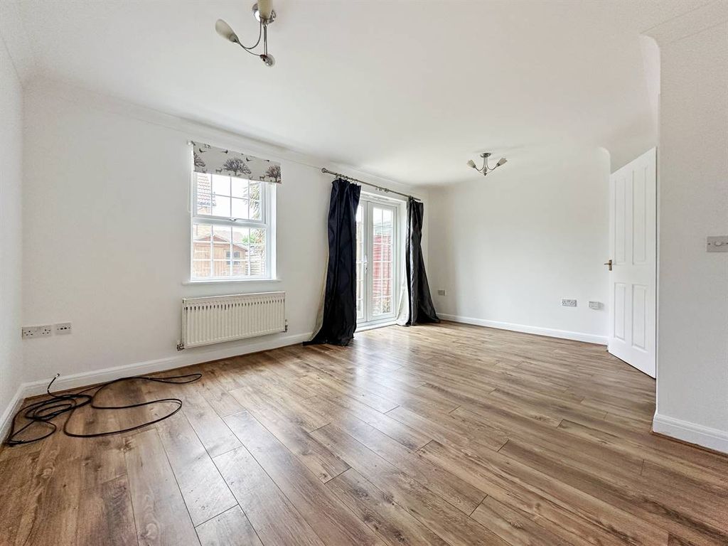 Property photo 2 of 25