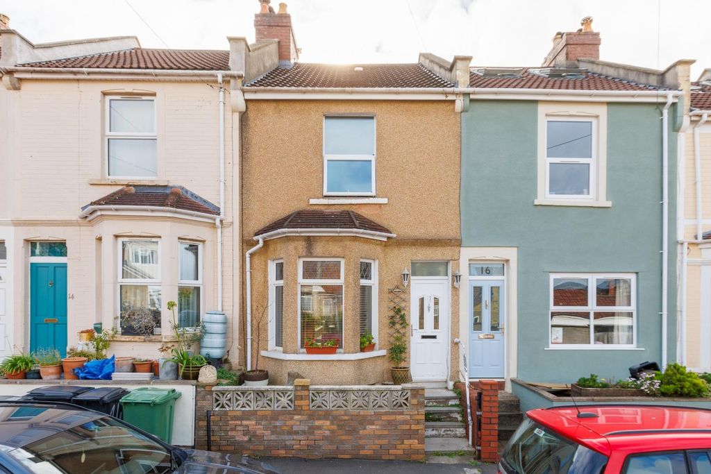 Property photo 2 of 32 15 Beryl Road-37.Jpg