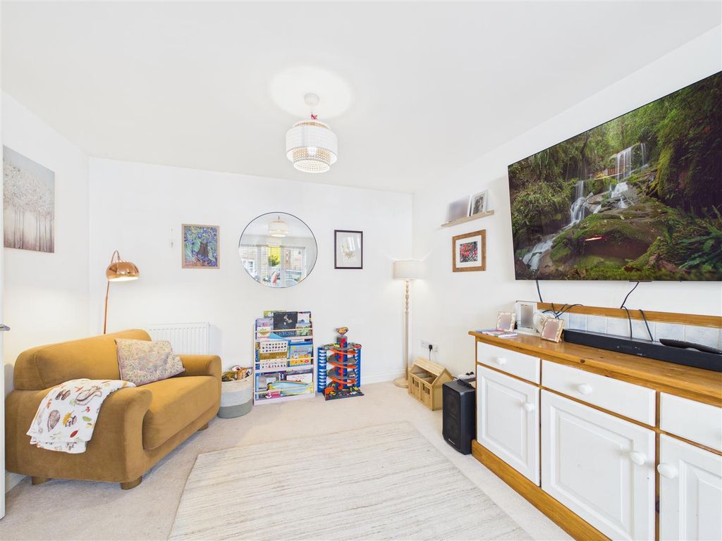 Property photo 3 of 19