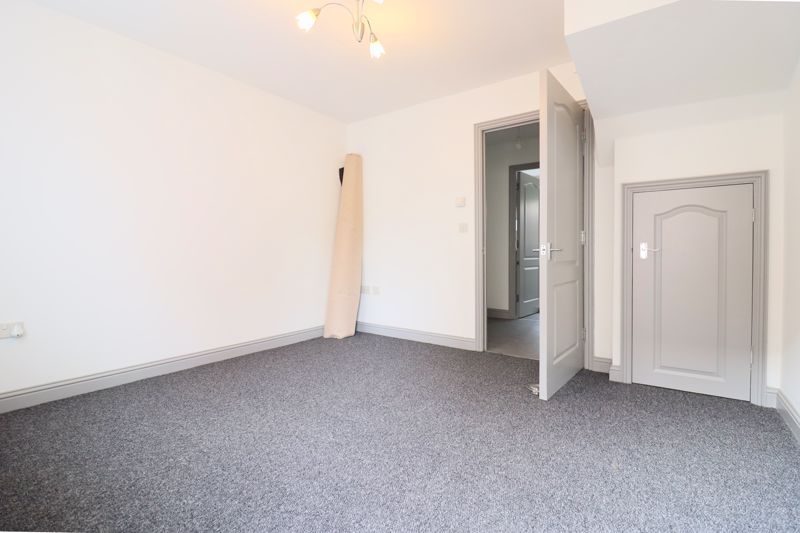 Property photo 3 of 8 Photo 1