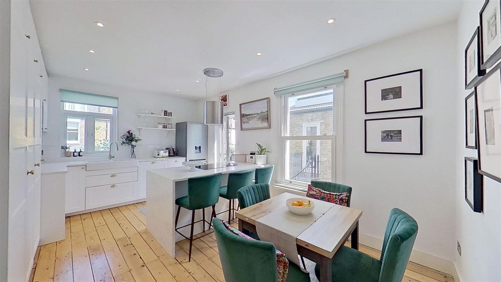 Property photo 2 of 23 Penwith-Road-Earlsfield-Sw18-07012025_141139.Jpg