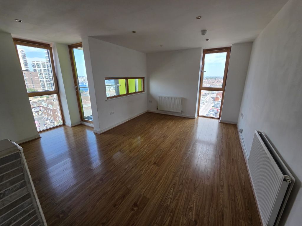 Property photo 2 of 8