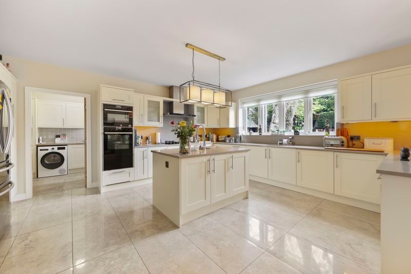 Property photo 3 of 43 Kitchen