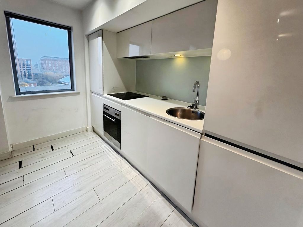 Property photo 3 of 8 Picture No. 15