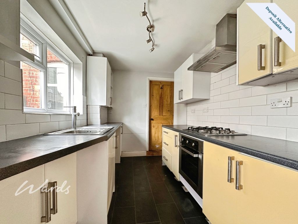 Property photo 2 of 19 Kitchen