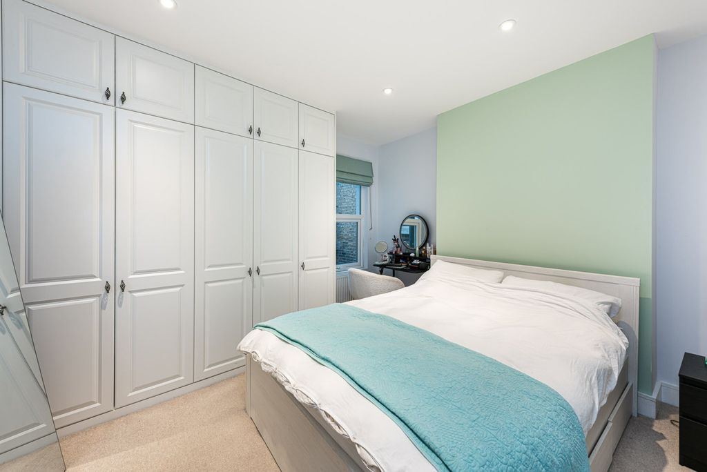 Property photo 2 of 5