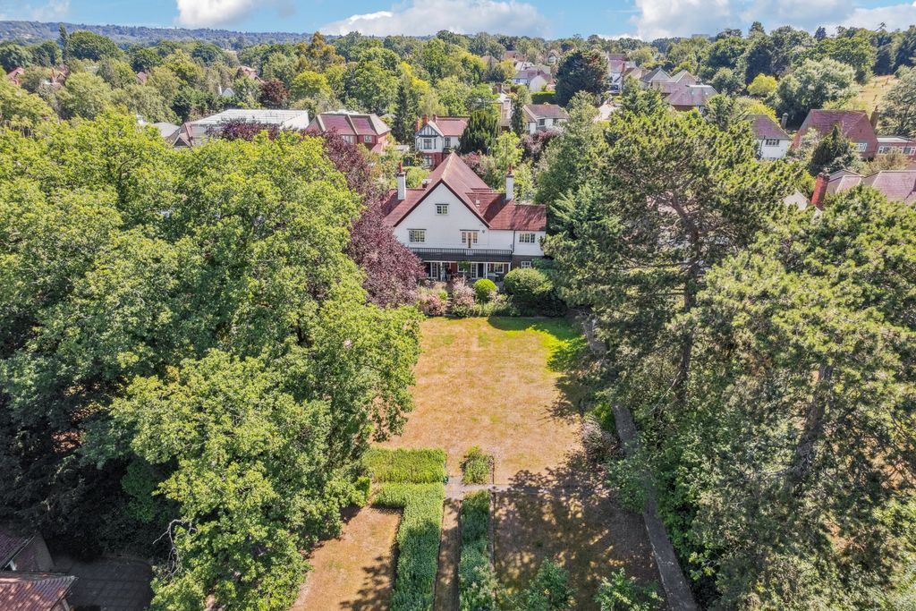 Property photo 2 of 28