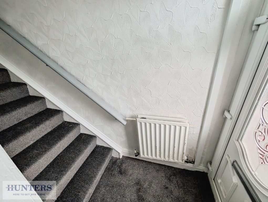 Property photo 3 of 10 Entrance Hallway