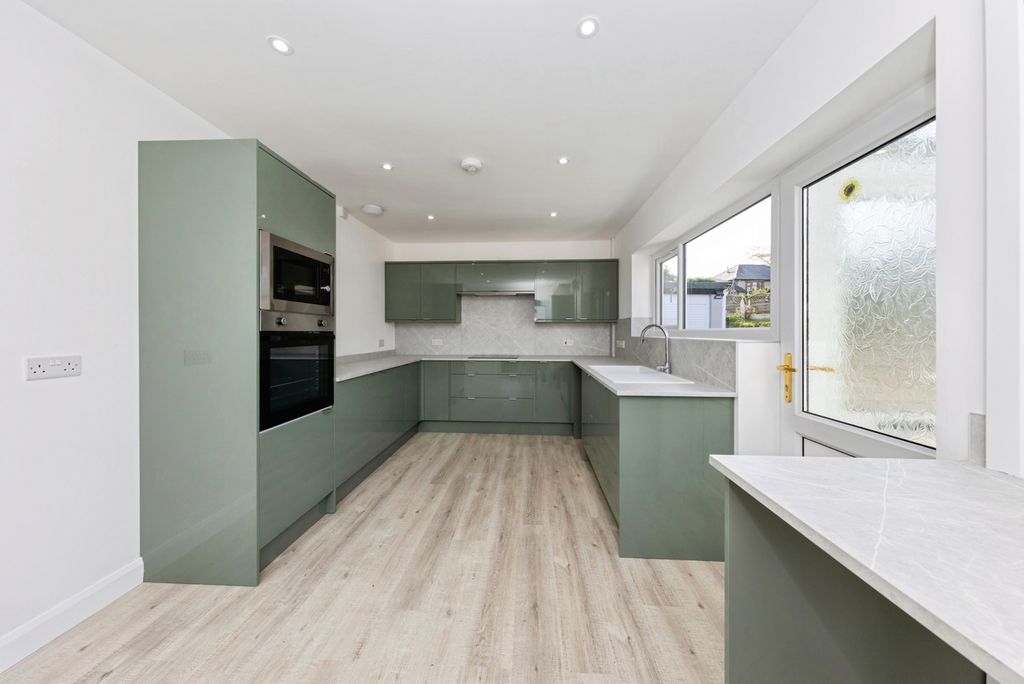 Property photo 3 of 26 Pbox-Img.Jpg