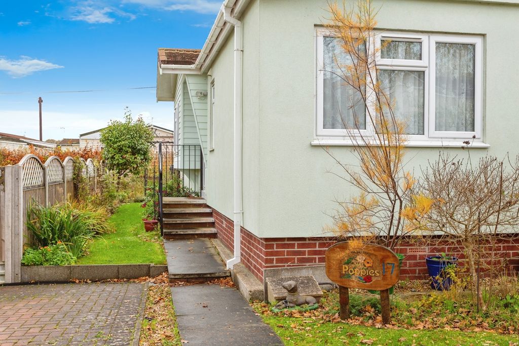 Property photo 2 of 17 Photo