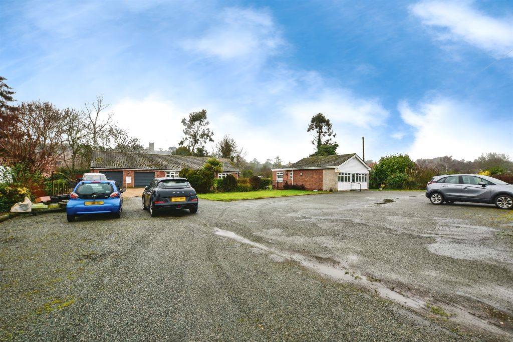 Property photo 2 of 28