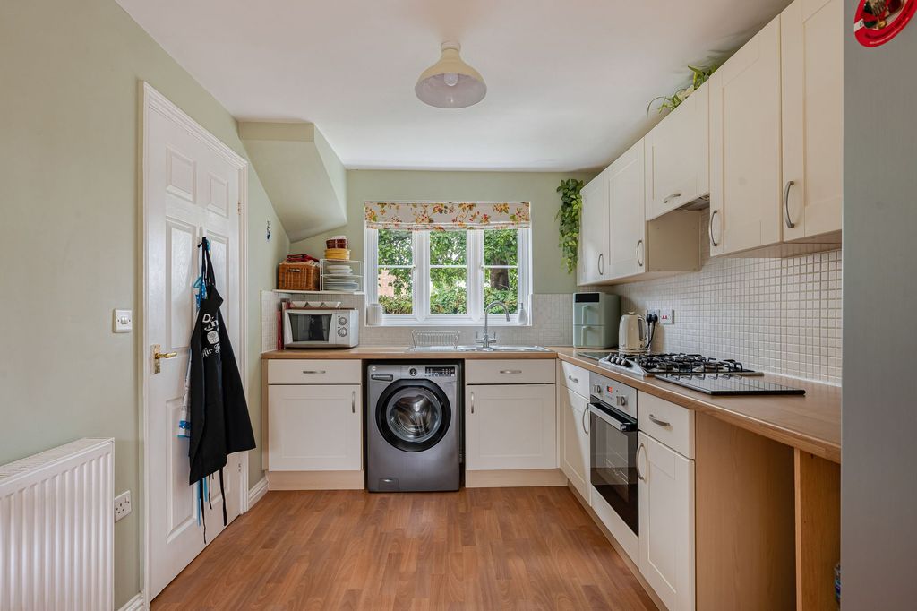 Property photo 3 of 24