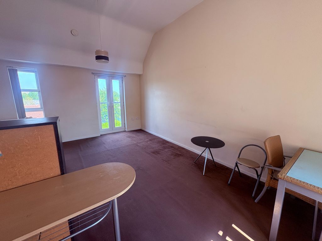 Property photo 3 of 6
