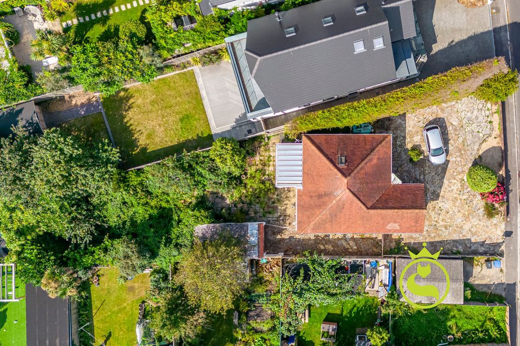 Property photo 2 of 11