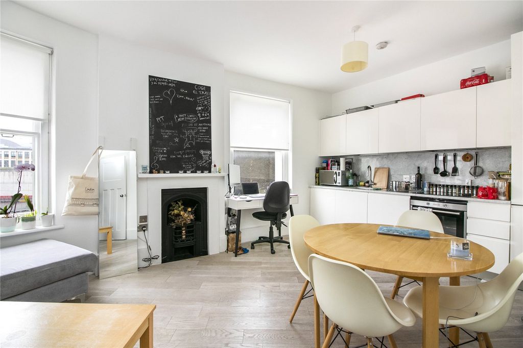 Property photo 1 of 12 Reception Room