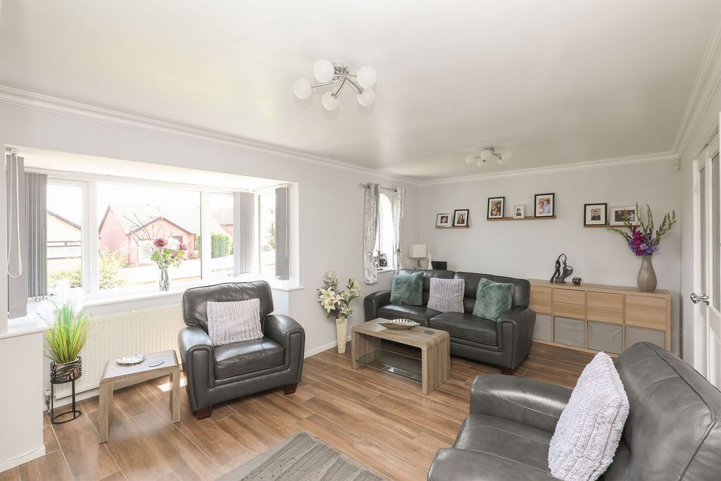Property photo 3 of 33