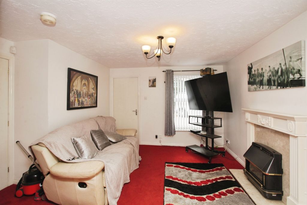 Property photo 2 of 20