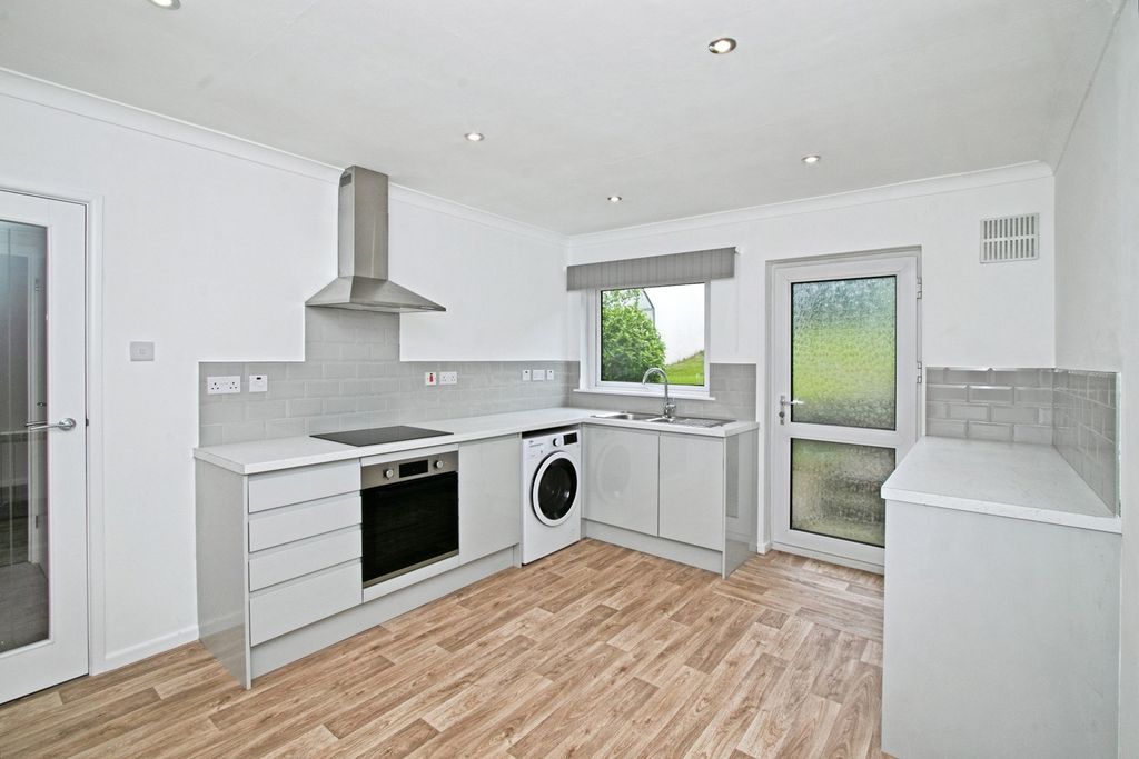 Property photo 3 of 17 Photo