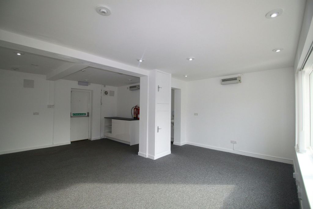 Property photo 3 of 9 Image 3