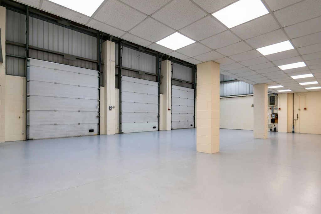 Property photo 3 of 9 30.Jpg