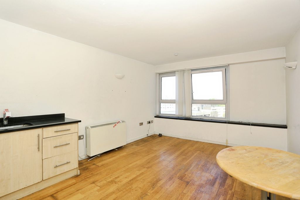 Property photo 3 of 14 Pbox-Img.Jpg