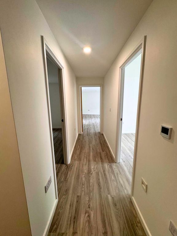 Property photo 3 of 6 Hallway