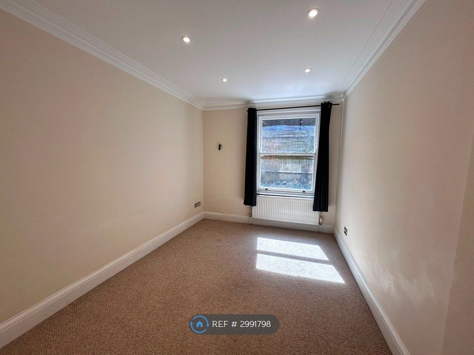 Property photo 3 of 9 Bedroom 2