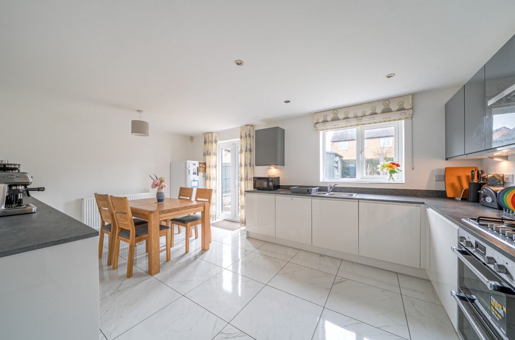 Property photo 2 of 24 1433232-3-69c1c143E60A1