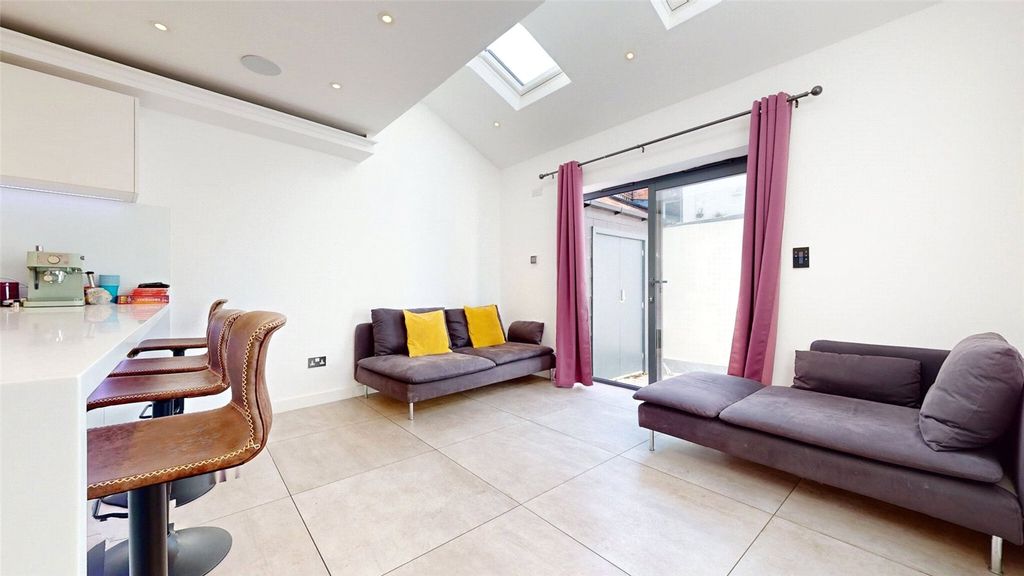 Property photo 1 of 31 Picture No. 28