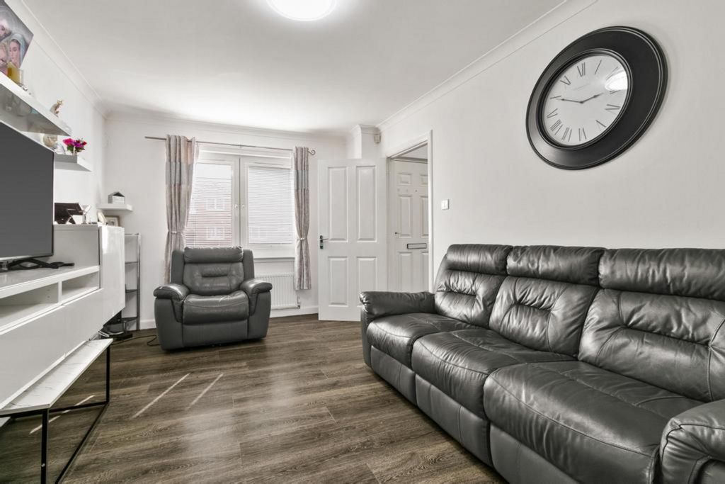 Property photo 2 of 26