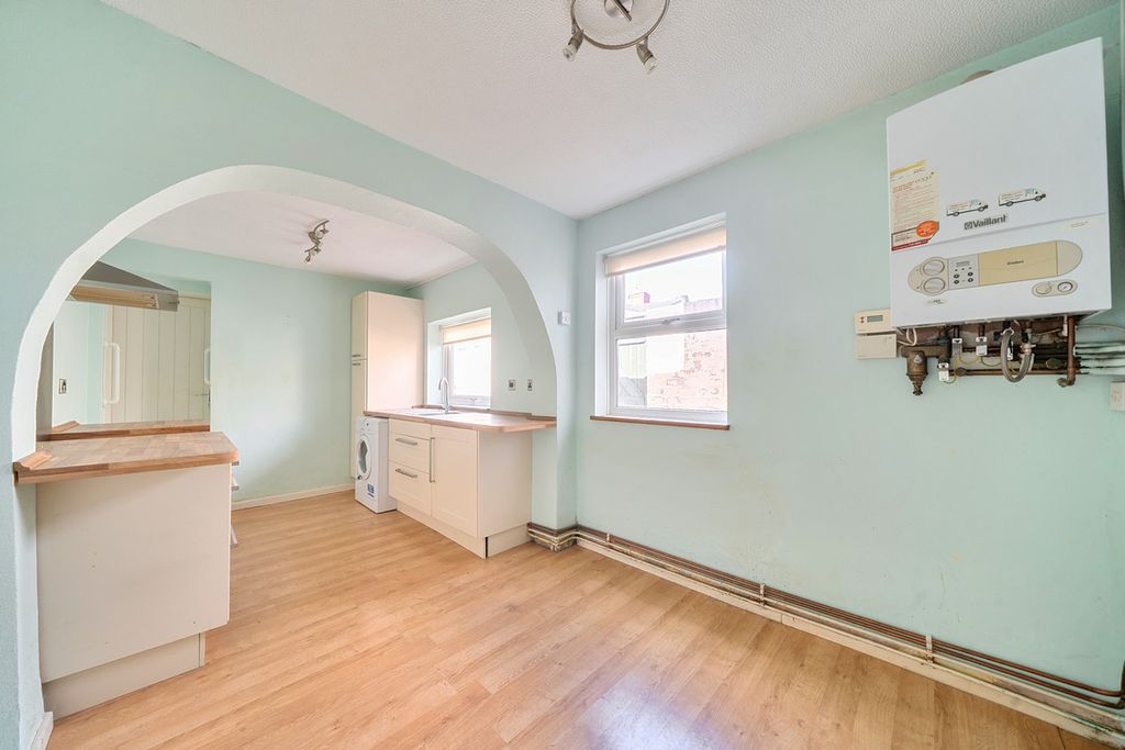 Property photo 2 of 19