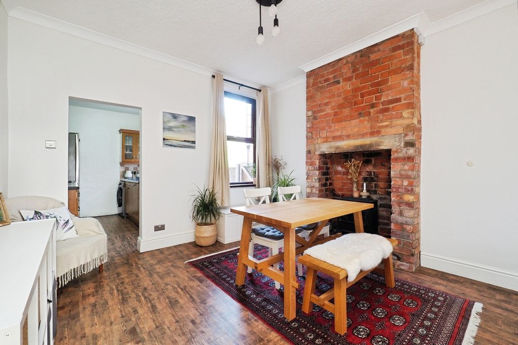 Property photo 3 of 17 Photo