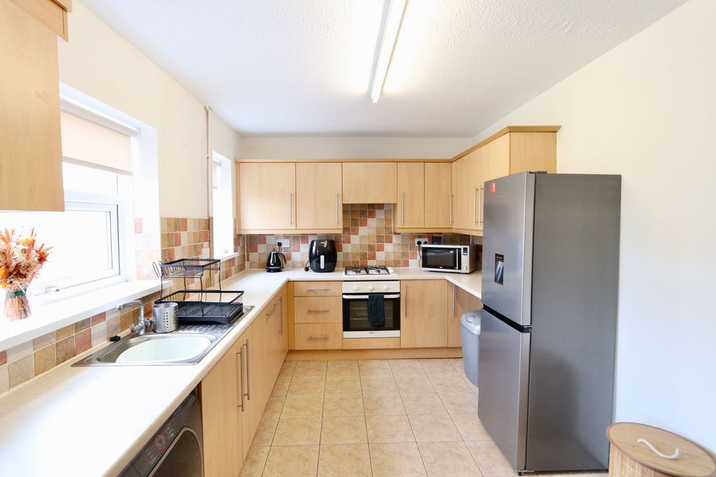 Property photo 3 of 22
