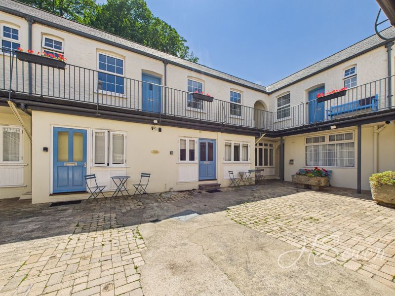 Property photo 1 of 11 Photo 4