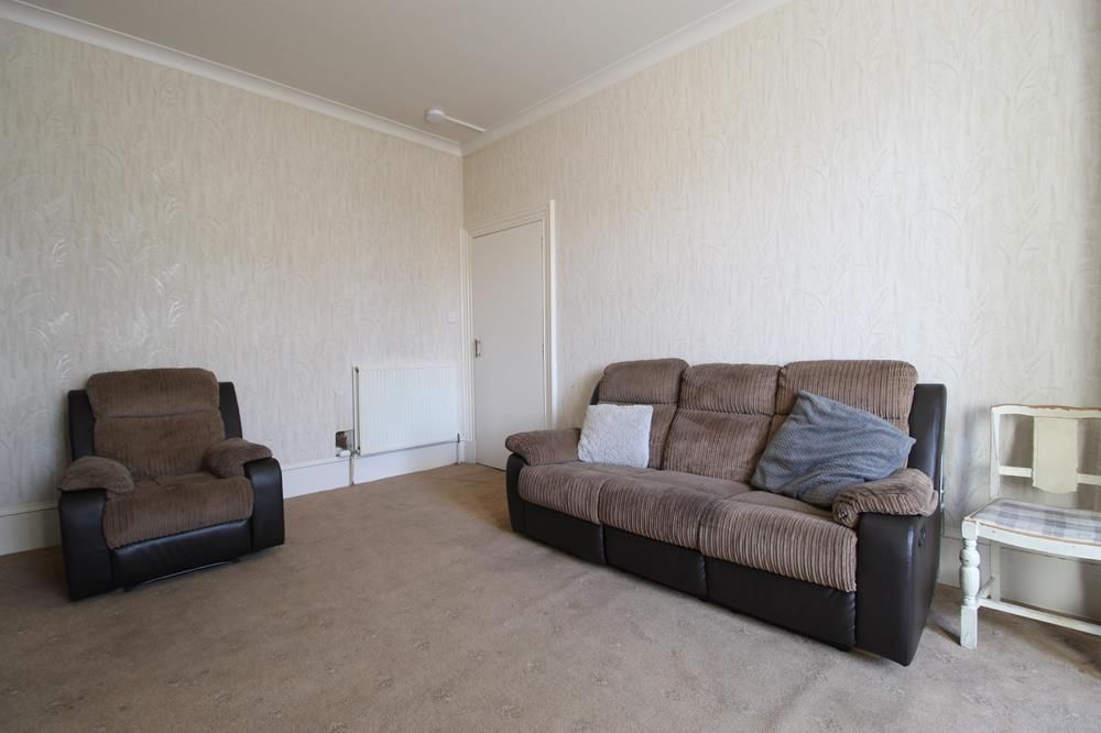 Property photo 3 of 11 Lounge Alt