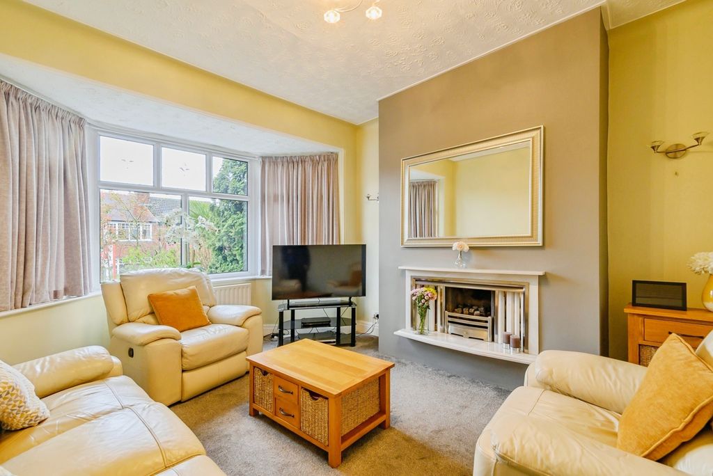 Property photo 2 of 20 Living Room