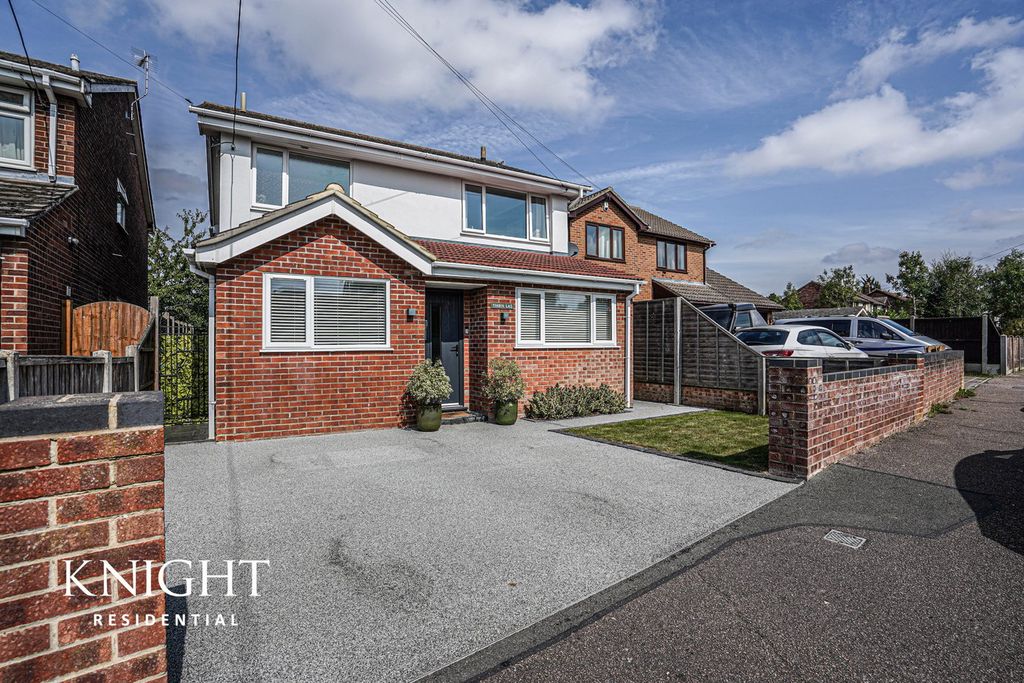 Property photo 1 of 28
