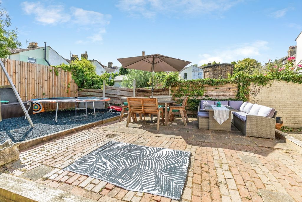 Property photo 1 of 18 Pbox-Img.Jpg