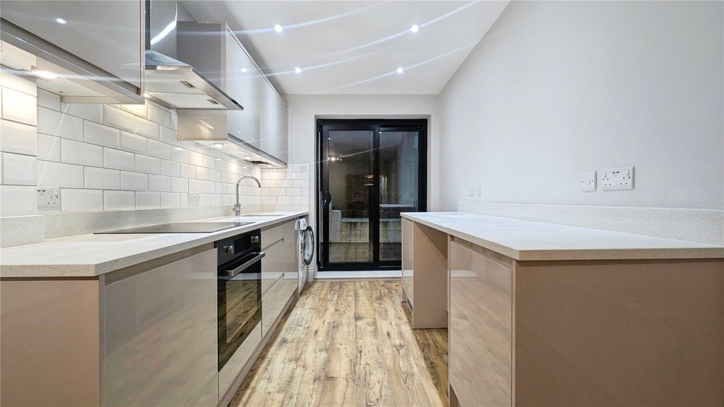 Property photo 1 of 8 Kitchen