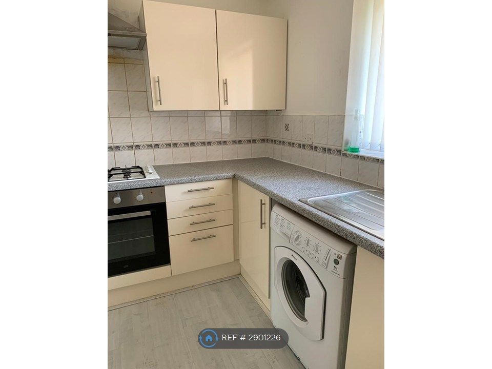 Property photo 2 of 10 Kitchen