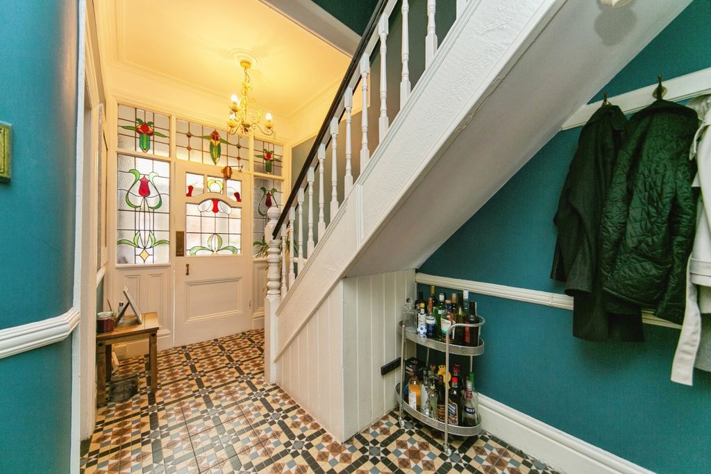 Property photo 3 of 17 Photo