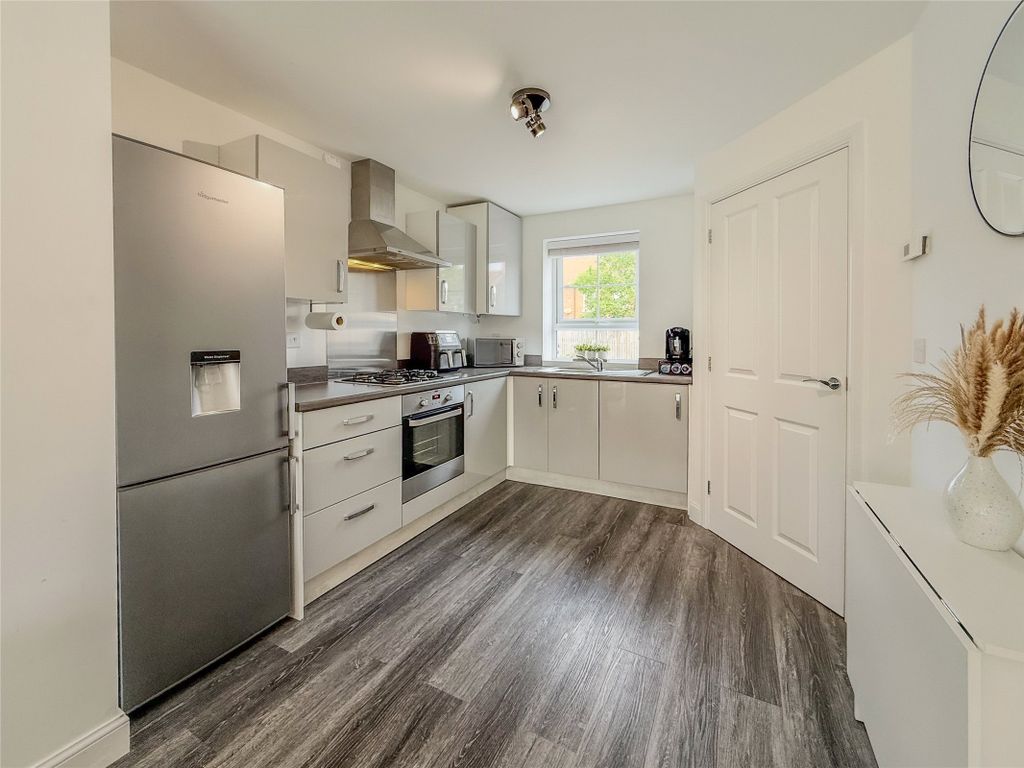 Property photo 3 of 15 Kitchen