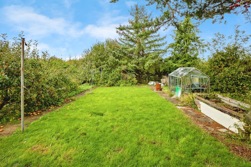 Property photo 2 of 17 Photo